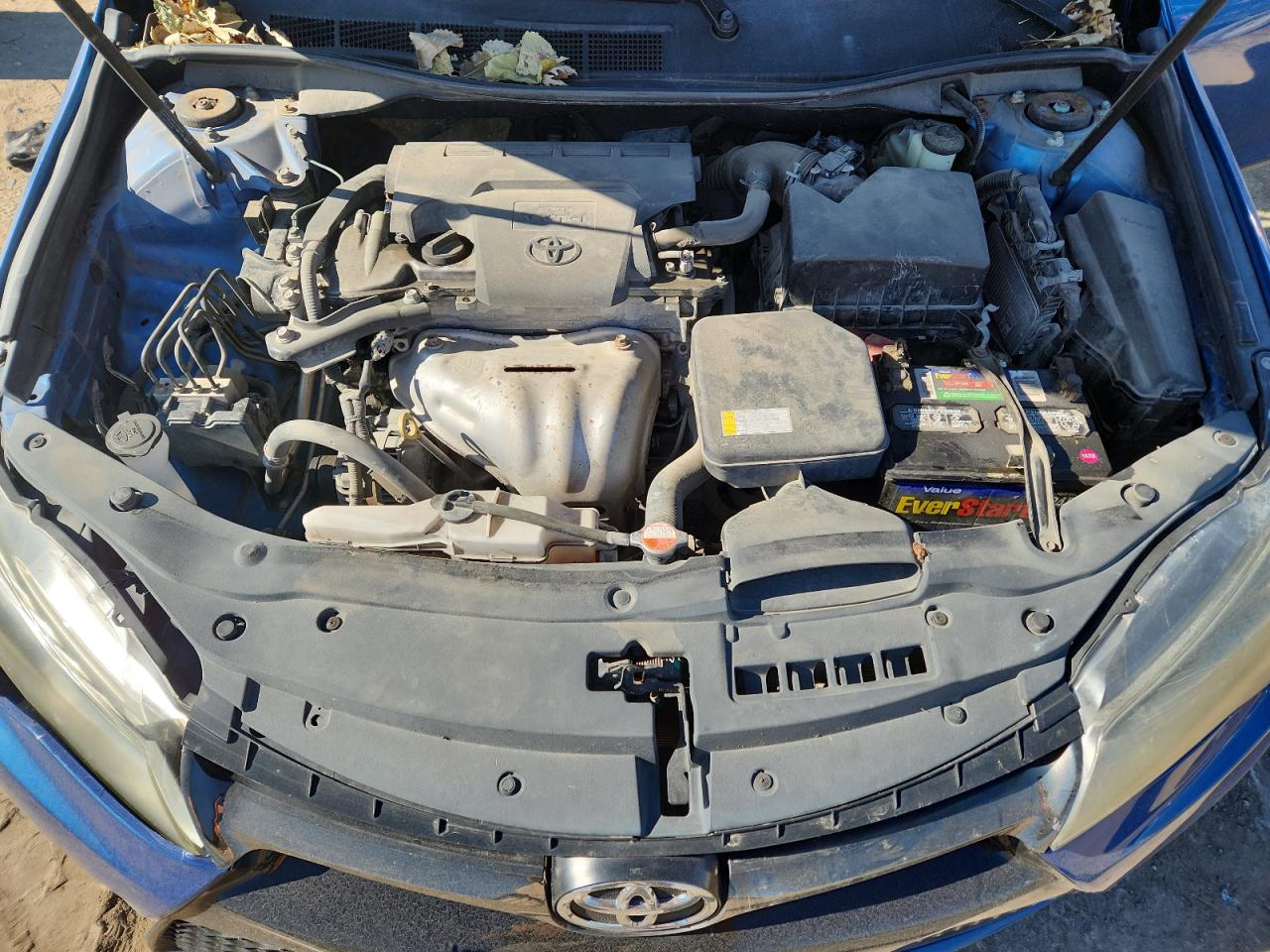 Toyota Camry Le Image 8