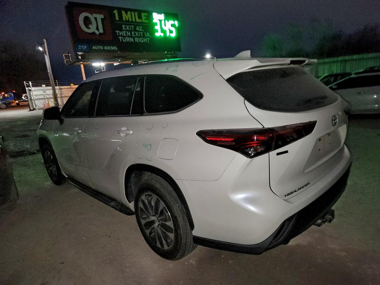 Toyota Highlander Xle Image 3