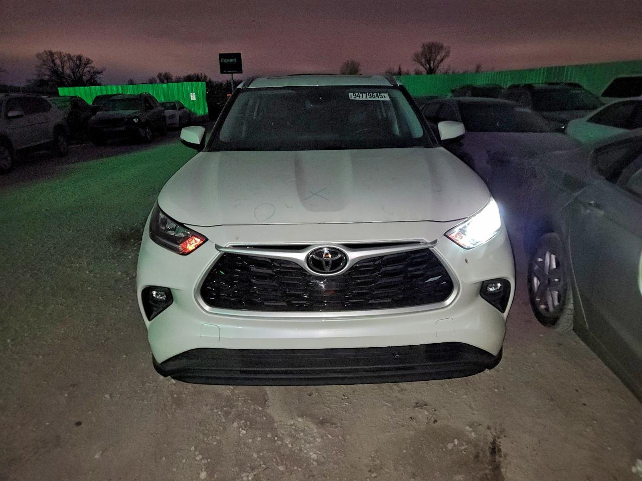 Toyota Highlander Xle Image 4