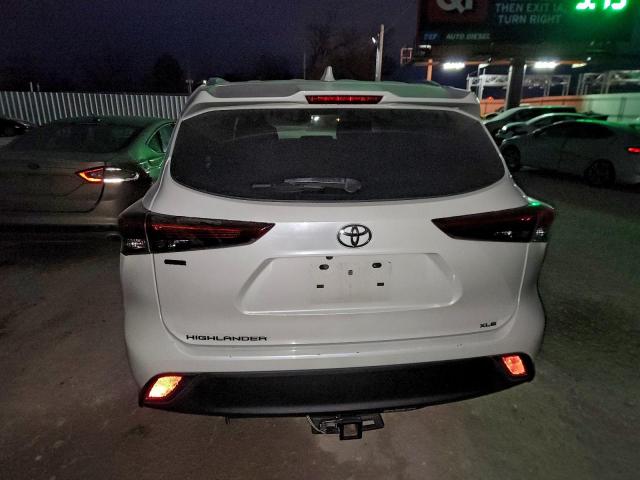 Toyota Highlander Xle Image 2