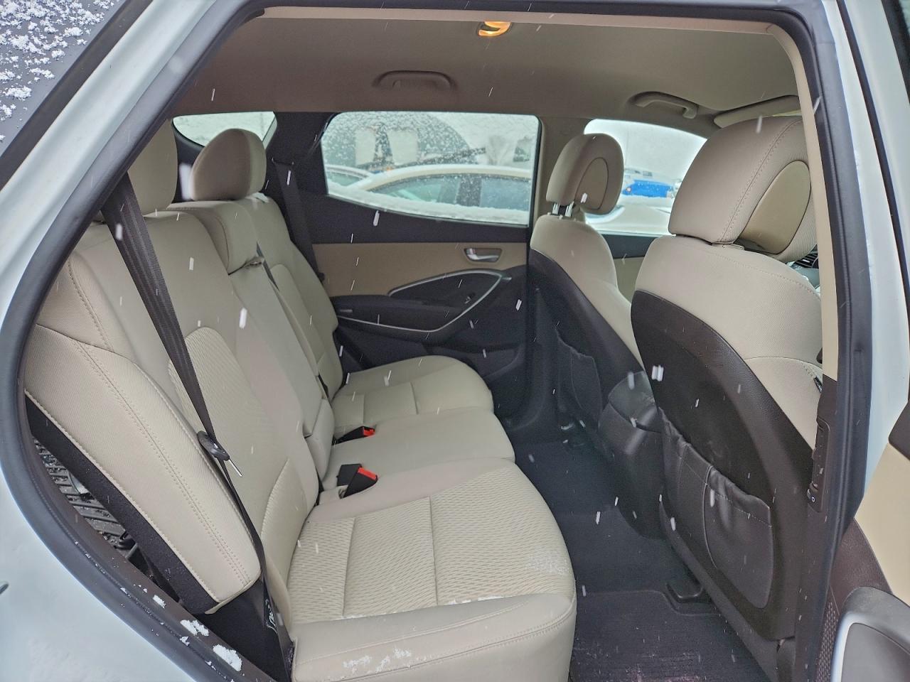 Hyundai SANTA FE Image 6