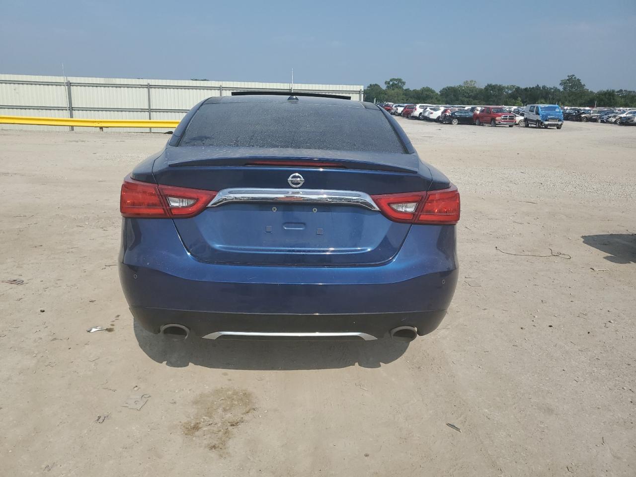 Nissan Maxima 3.5s Image 4