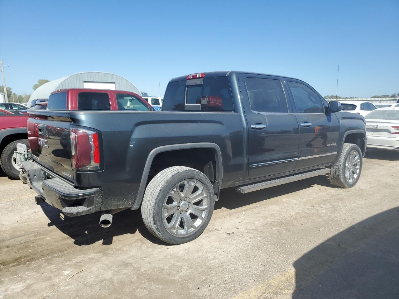 GMC Sierra K1500 Denali Image 12