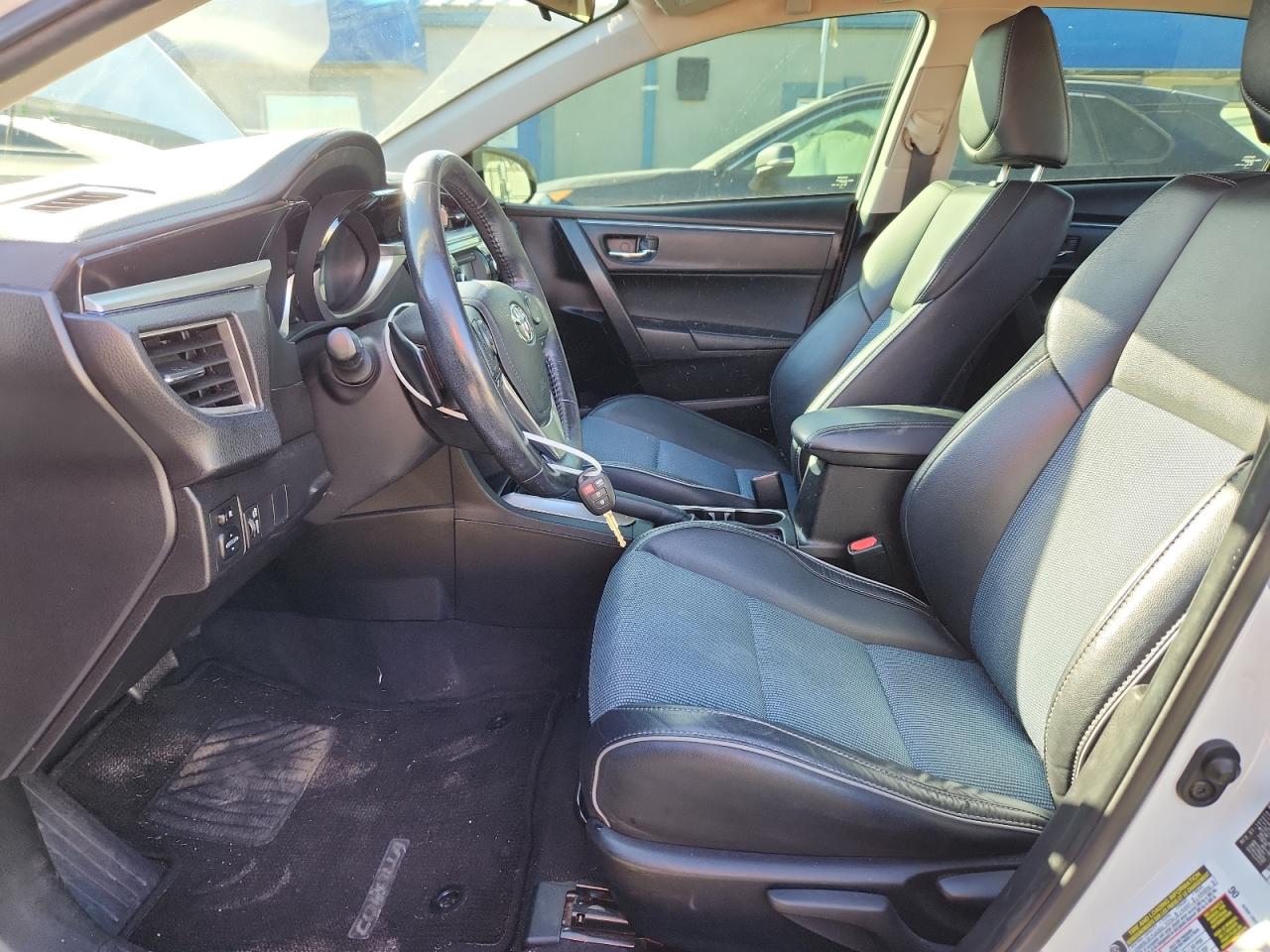 Toyota Corolla L Image 7