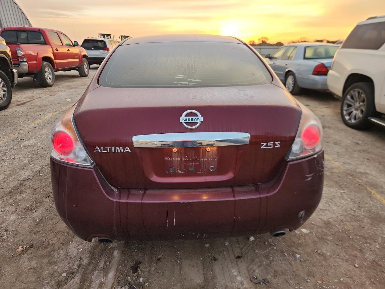 Nissan Altima Base Image 5