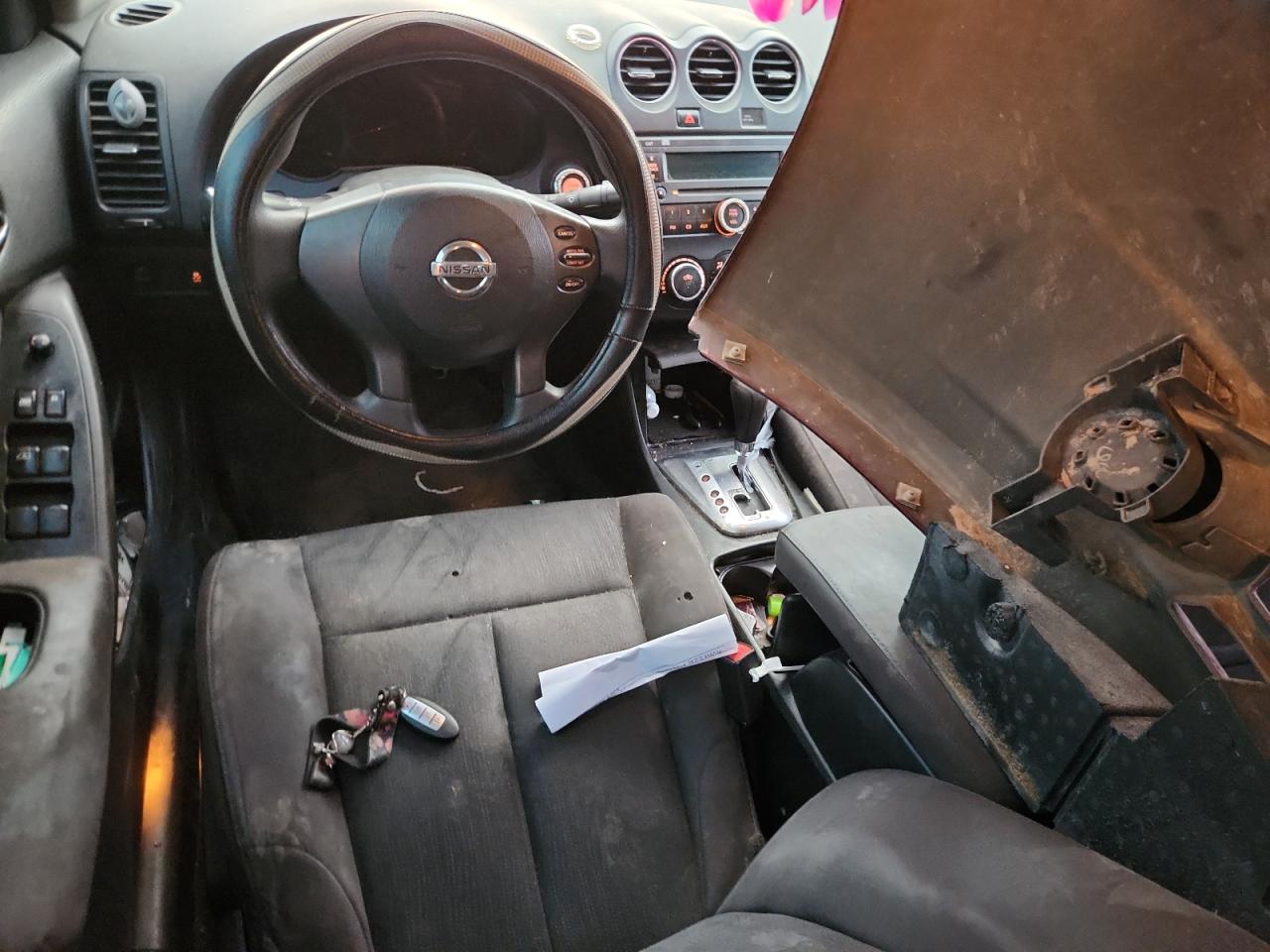 Nissan Altima Base Image 4