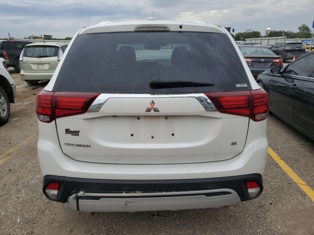 Mitsubishi Outlander Se Image 11