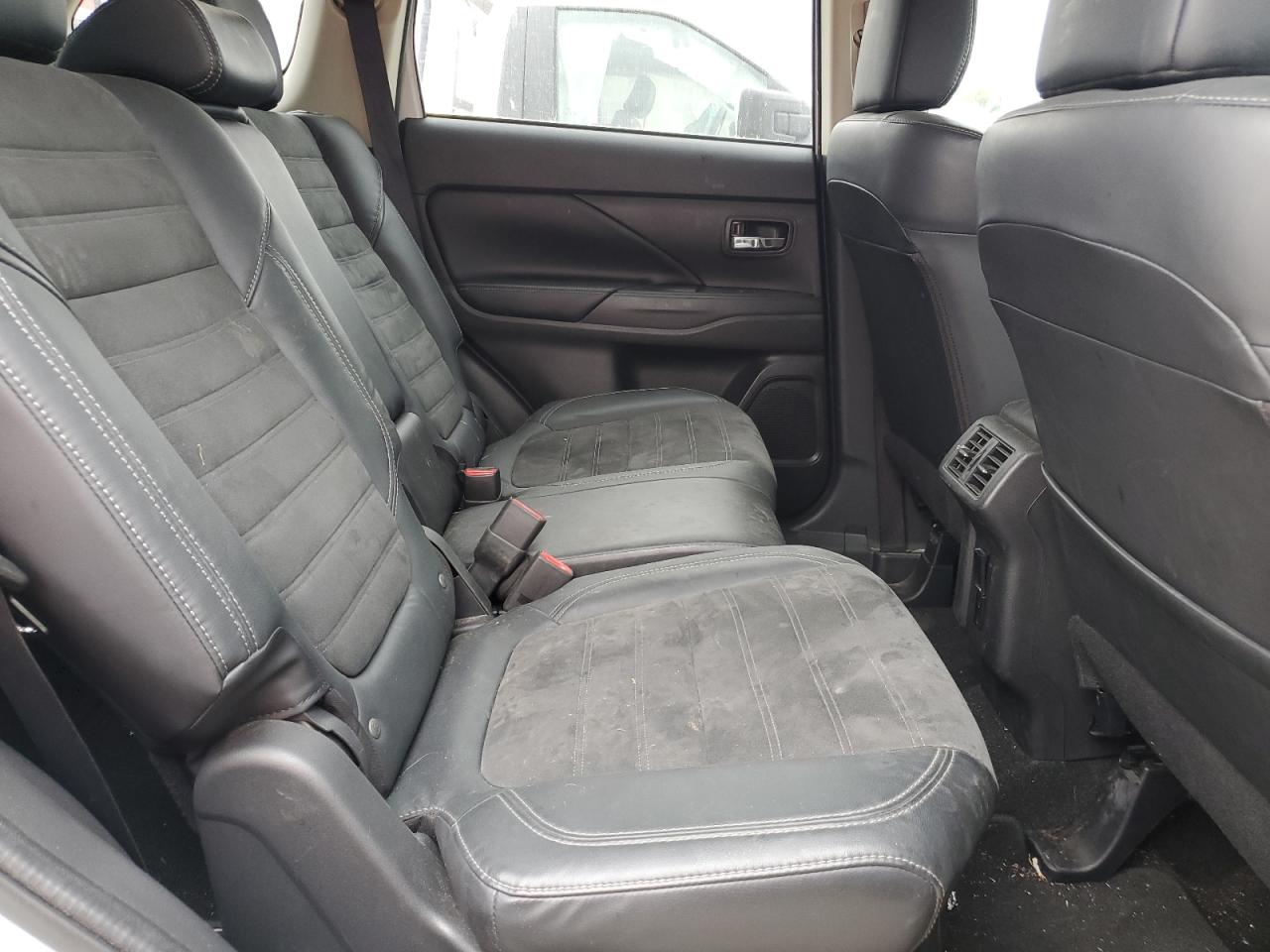 Mitsubishi Outlander Se Image 6