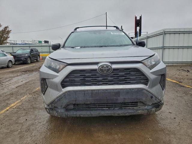 Toyota RAV4 Le Image 5