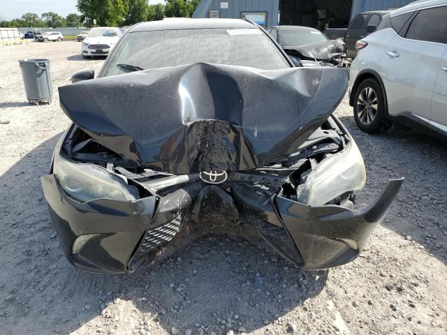 Toyota Camry Le Image 8