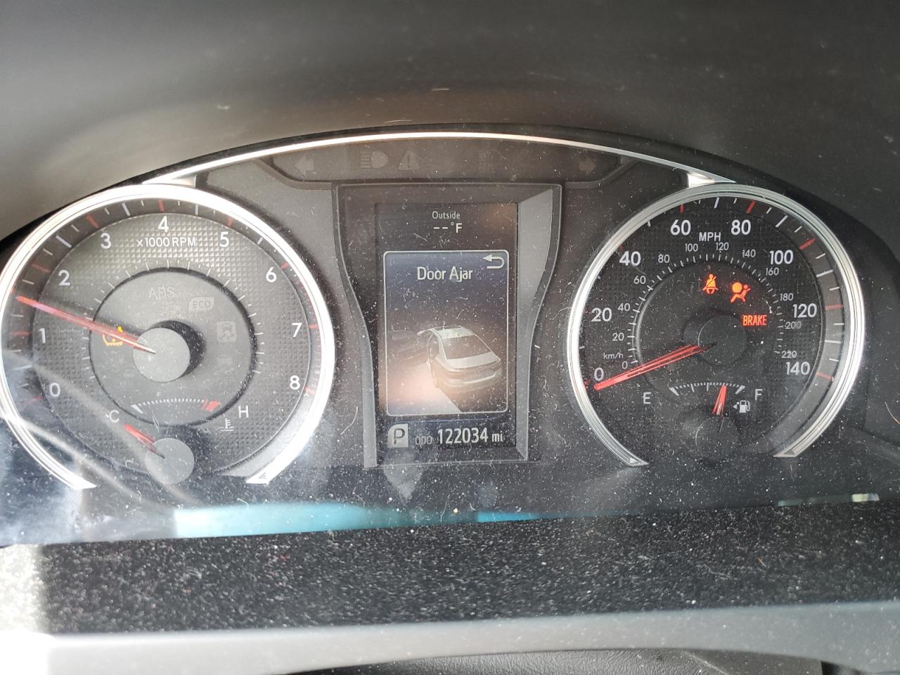 Toyota Camry Le Image 5