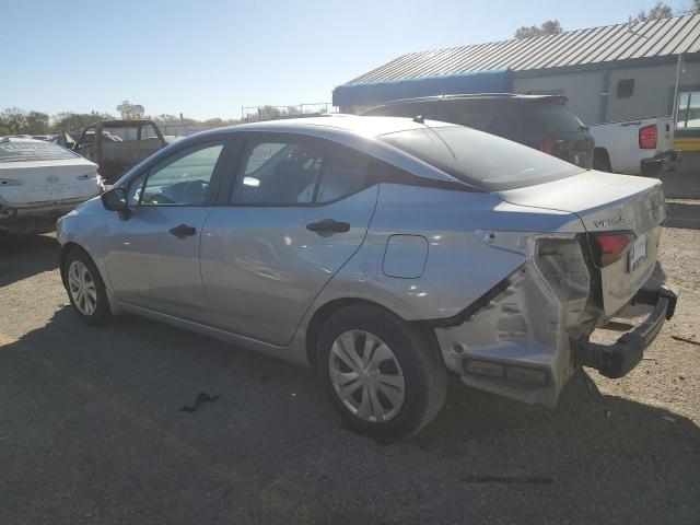 Nissan Versa S Image 3