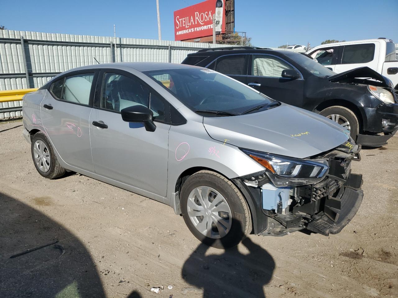 Nissan Versa S Image 2