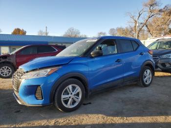  Salvage Nissan Kicks