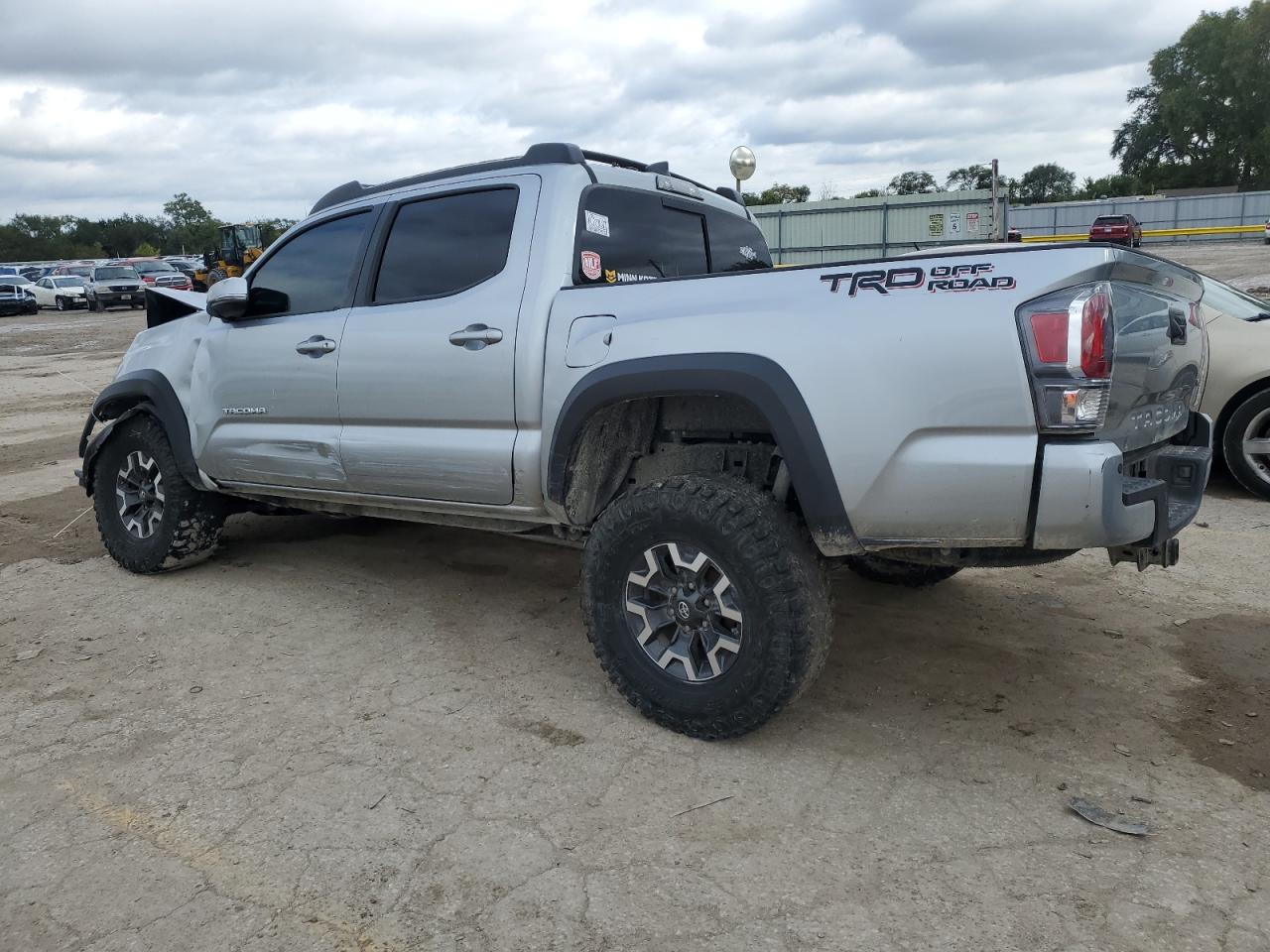 Toyota Tacoma Double Cab Image 2