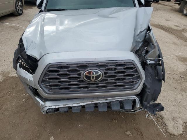 Toyota Tacoma Double Cab Image 11