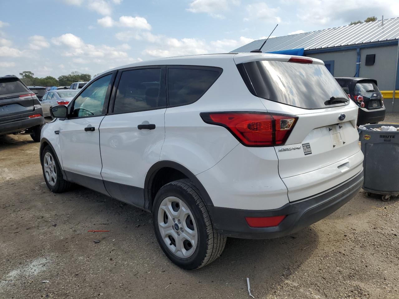 Ford Escape S Image 2
