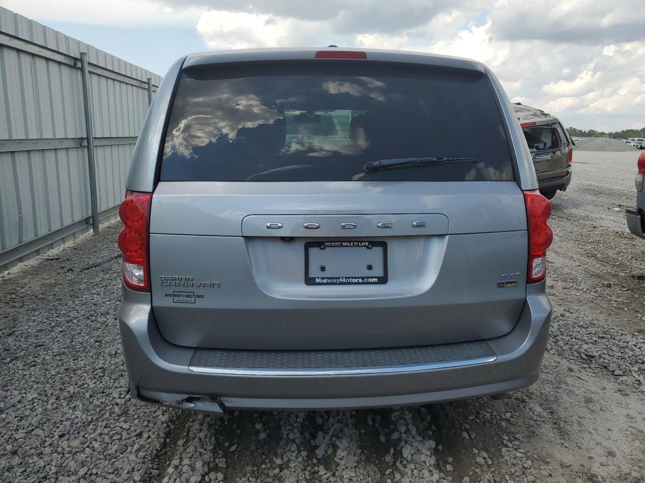 Dodge Caravan Sxt Image 3