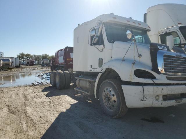  Salvage Freightliner Columbia 1