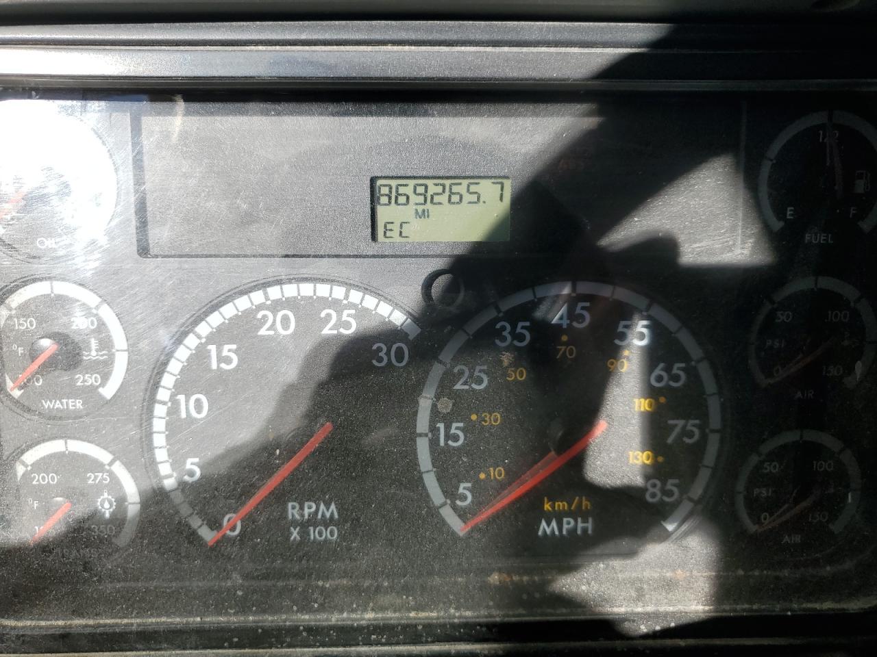 Freightliner Columbia 1 112 Image 2