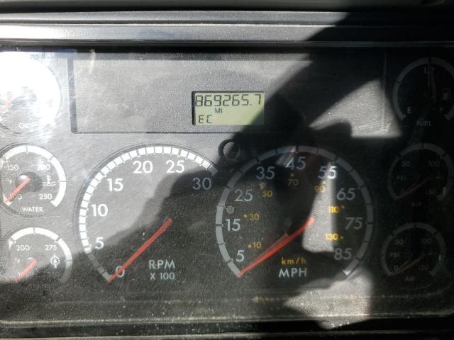 Freightliner Columbia 1 112 Image 2