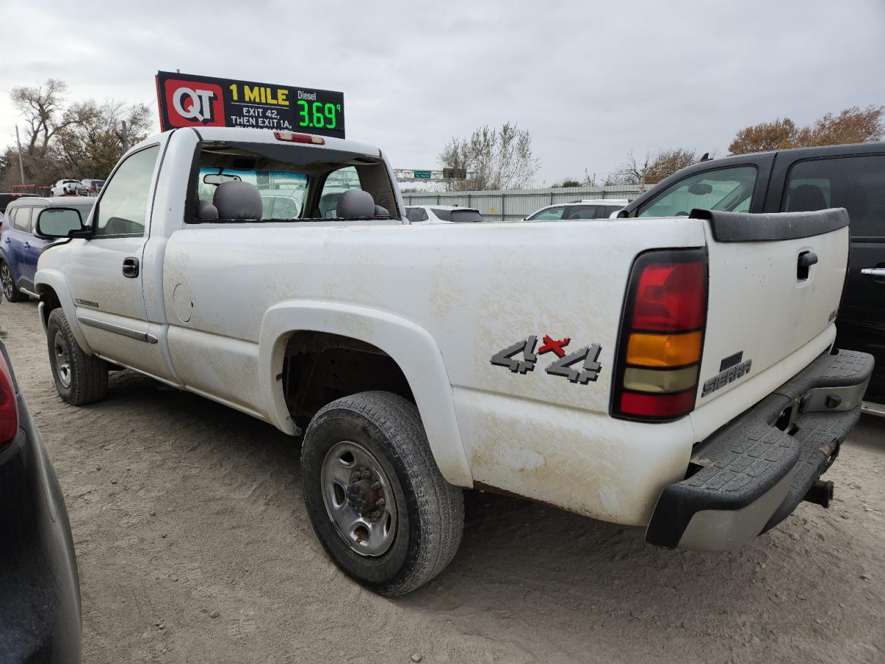 GMC Sierra K2500 Heavy Duty Image 9