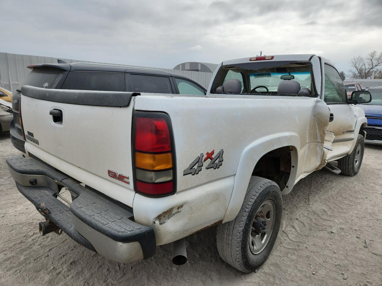 GMC Sierra K2500 Heavy Duty Image 4