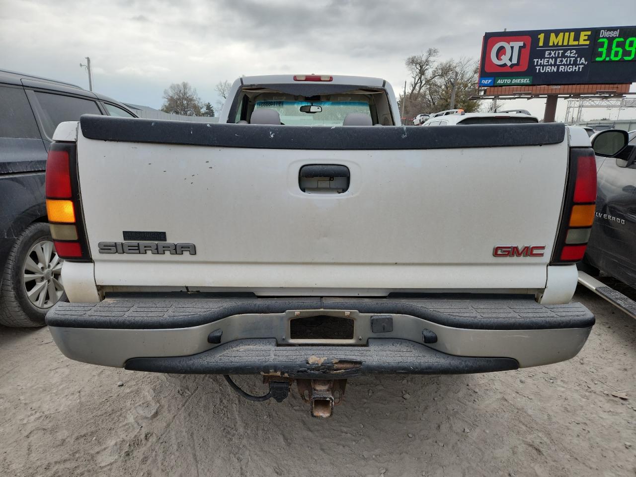 GMC Sierra K2500 Heavy Duty Image 8