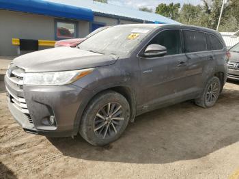  Salvage Toyota Highlander