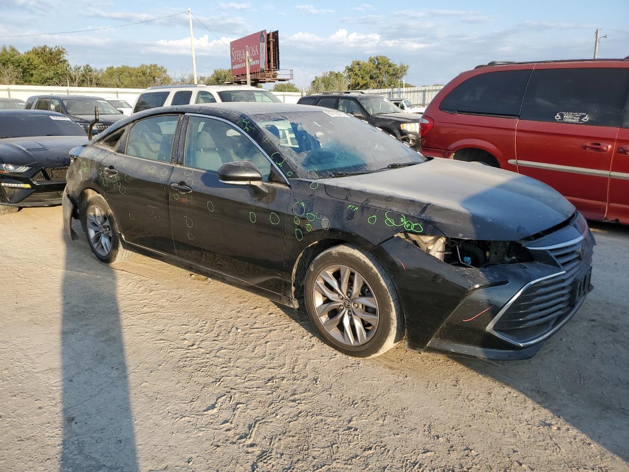 Toyota Avalon Xle Image 4
