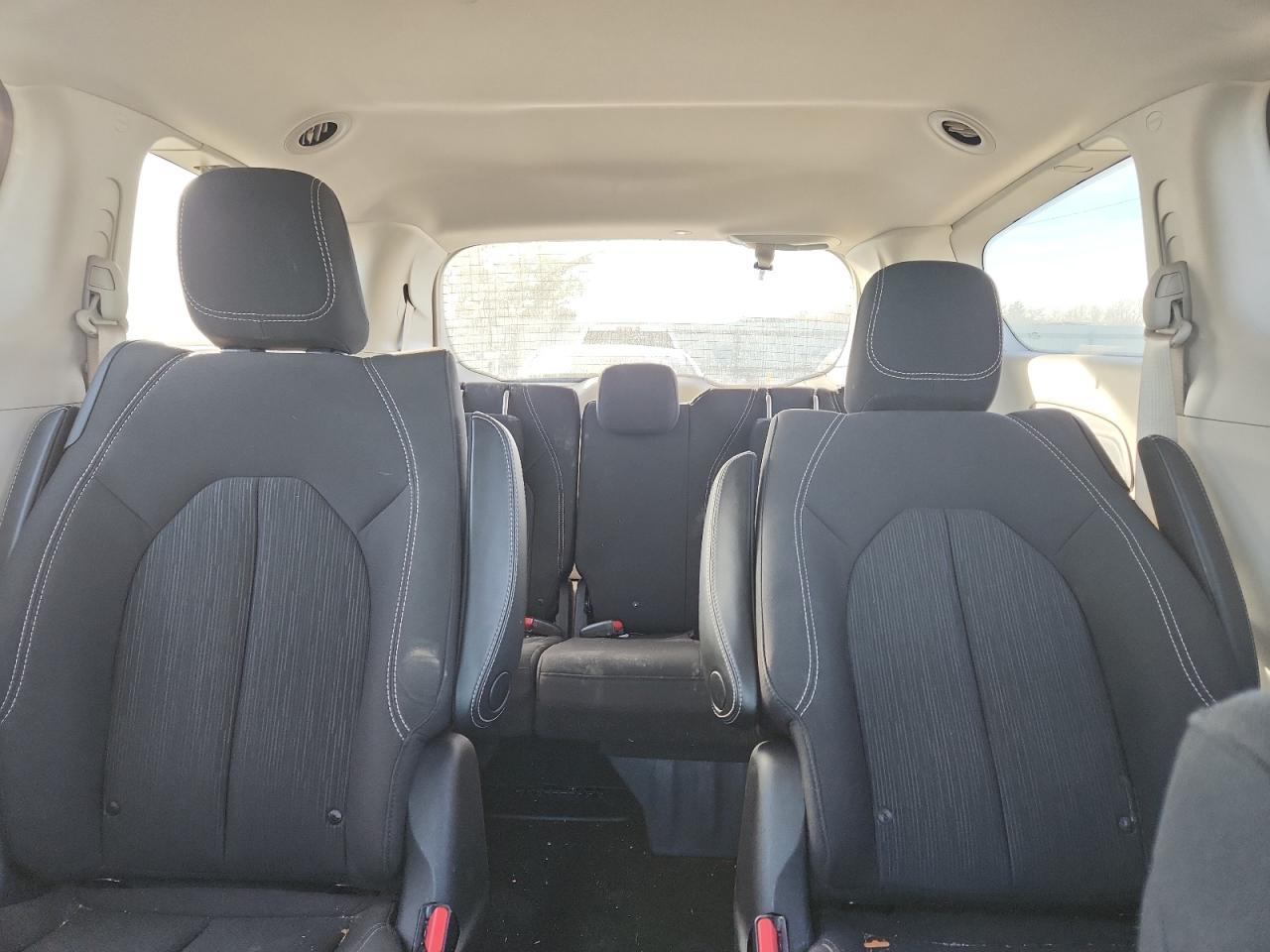 Chrysler Minivan Lx Image 13