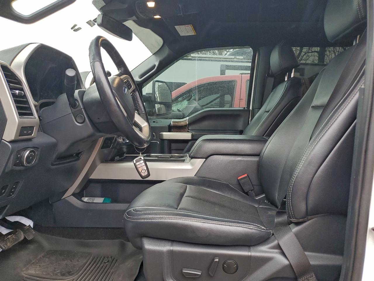 Ford F-350 Super Duty Image 11