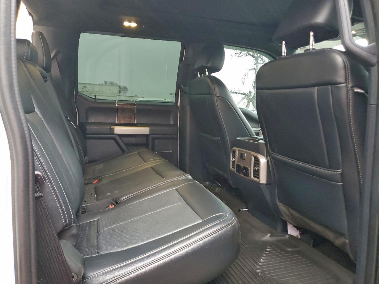 Ford F-350 Super Duty Image 10