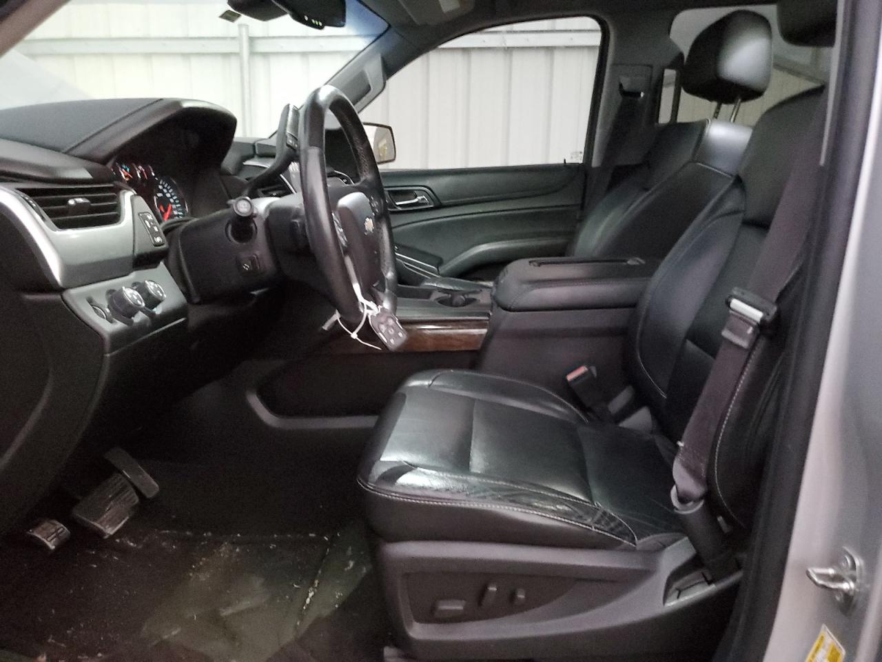 Chevrolet Suburban K1500 Lt Image 7