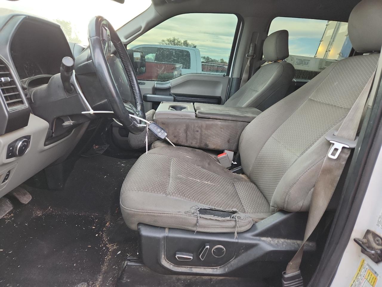 Ford F-150 Supercrew Image 7