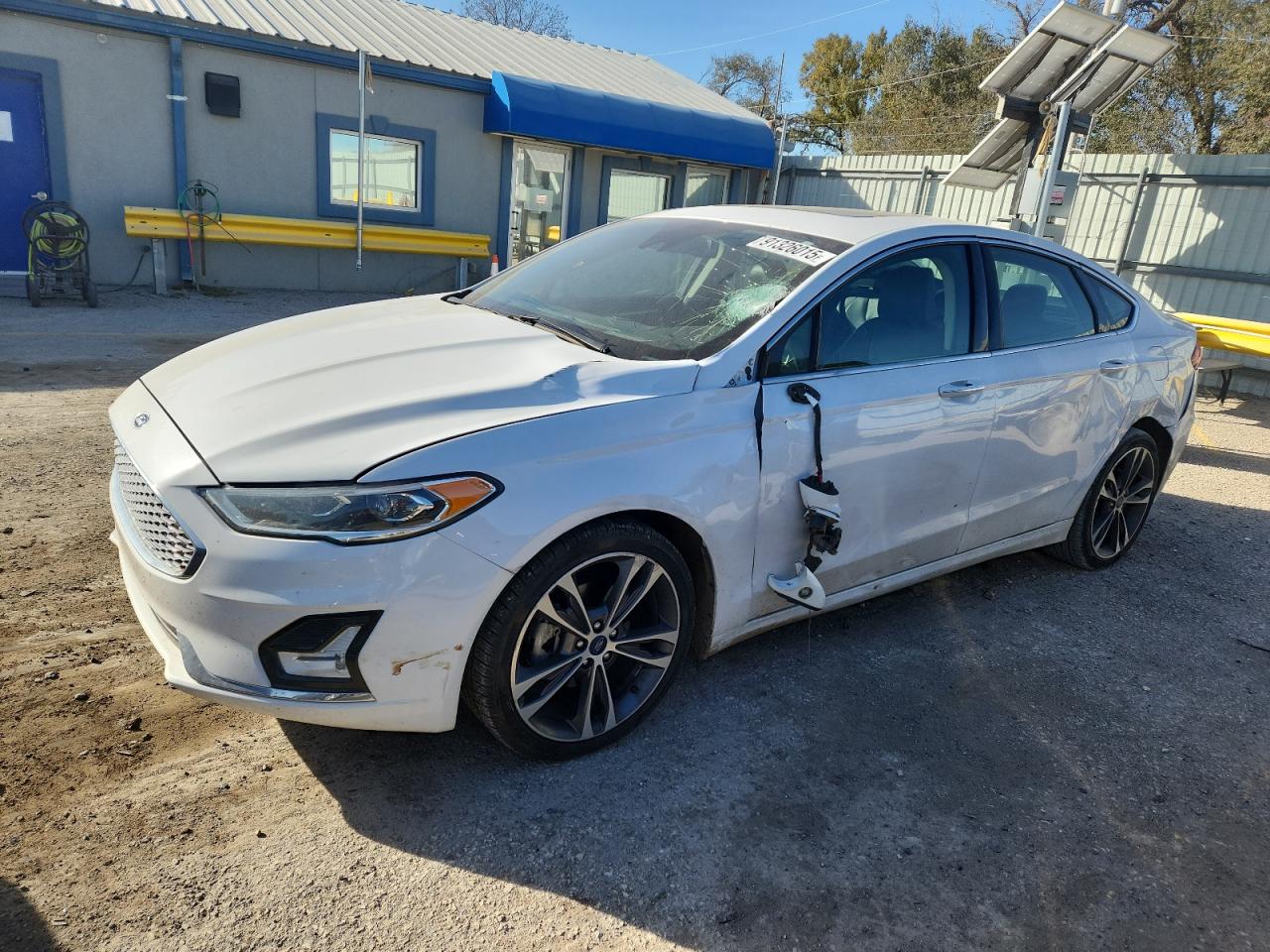 Ford Fusion Titanium Image 1