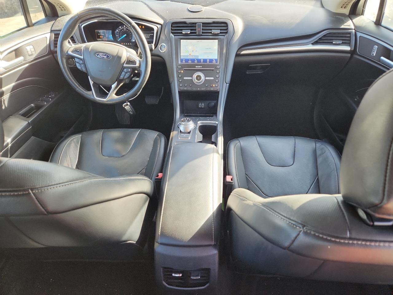 Ford Fusion Titanium Image 9