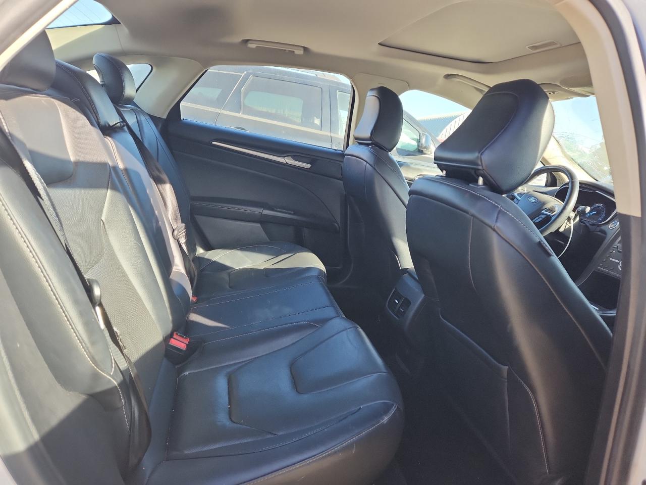 Ford Fusion Titanium Image 10