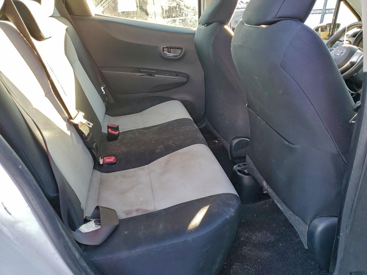 Toyota Yaris Image 4