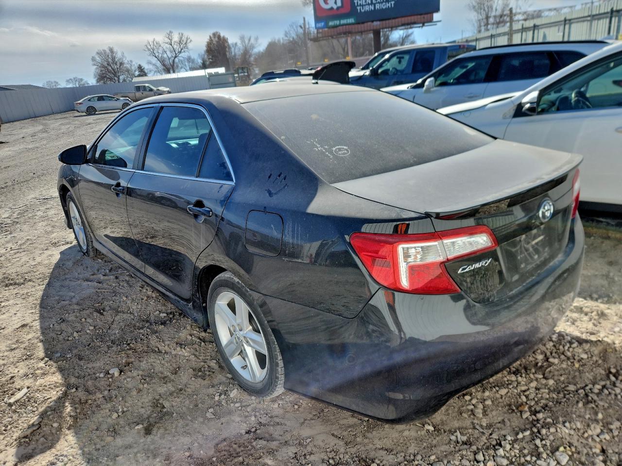 Toyota Camry Base Image 9