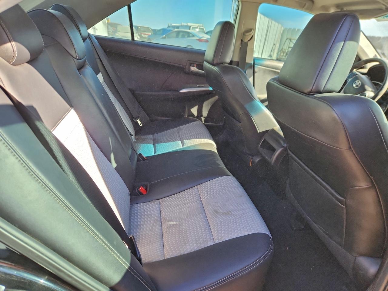 Toyota Camry Base Image 5