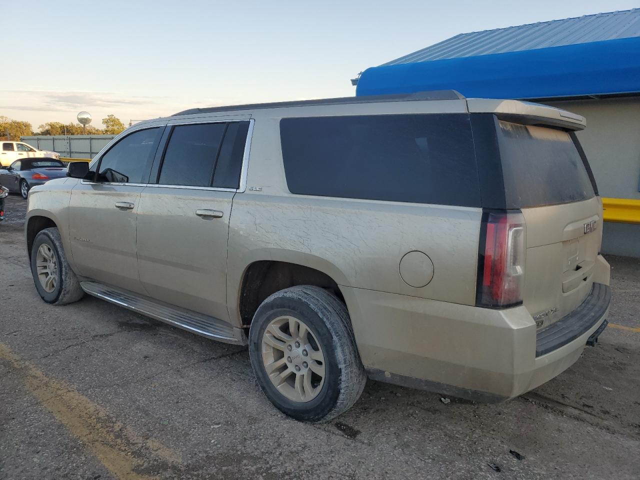 GMC Yukon K1500 Sle Image 12