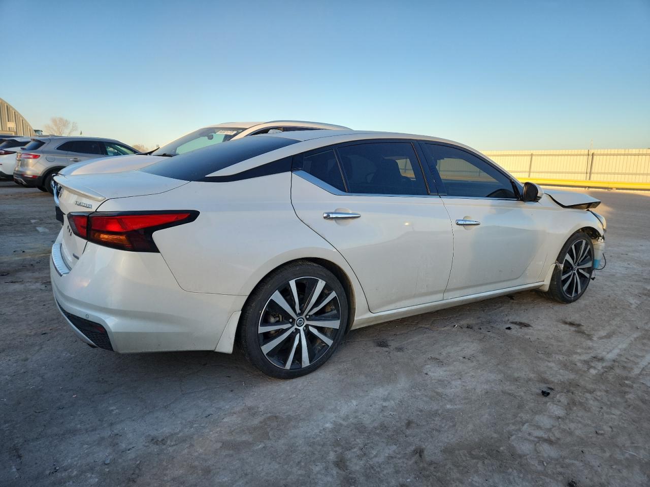 Nissan Altima Platinum Image 10