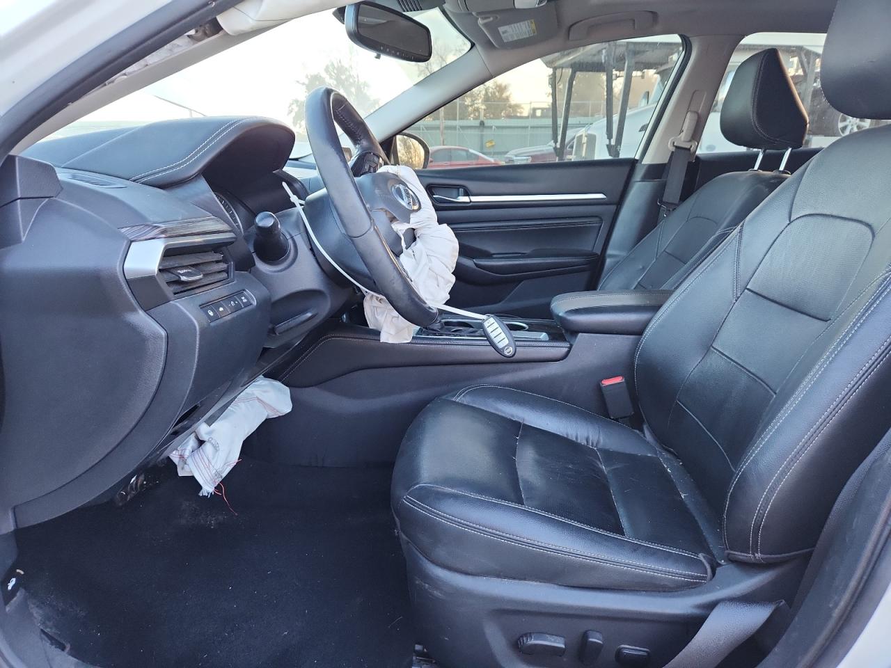 Nissan Altima Platinum Image 6