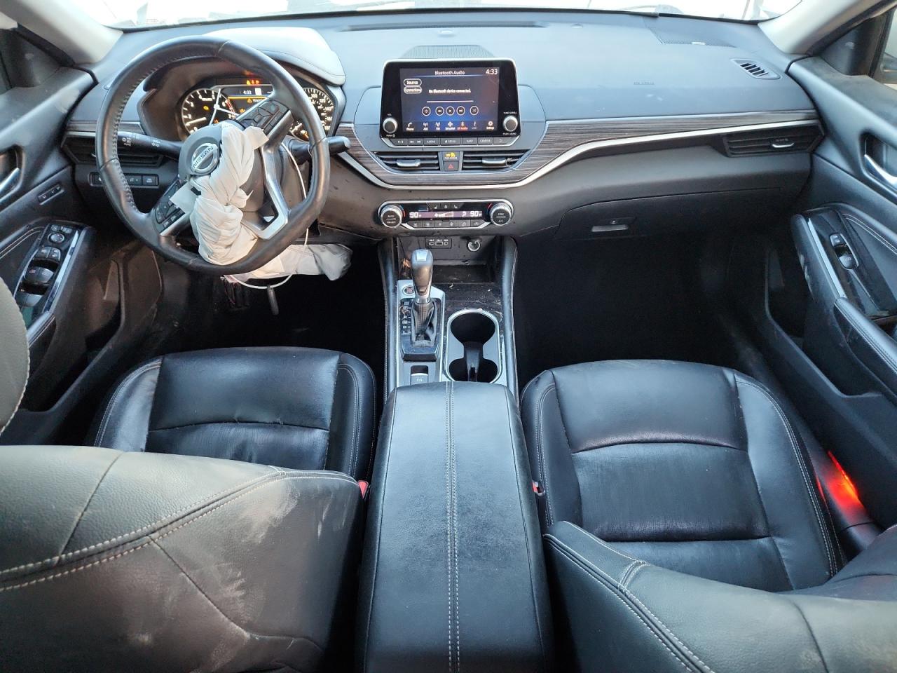 Nissan Altima Platinum Image 12