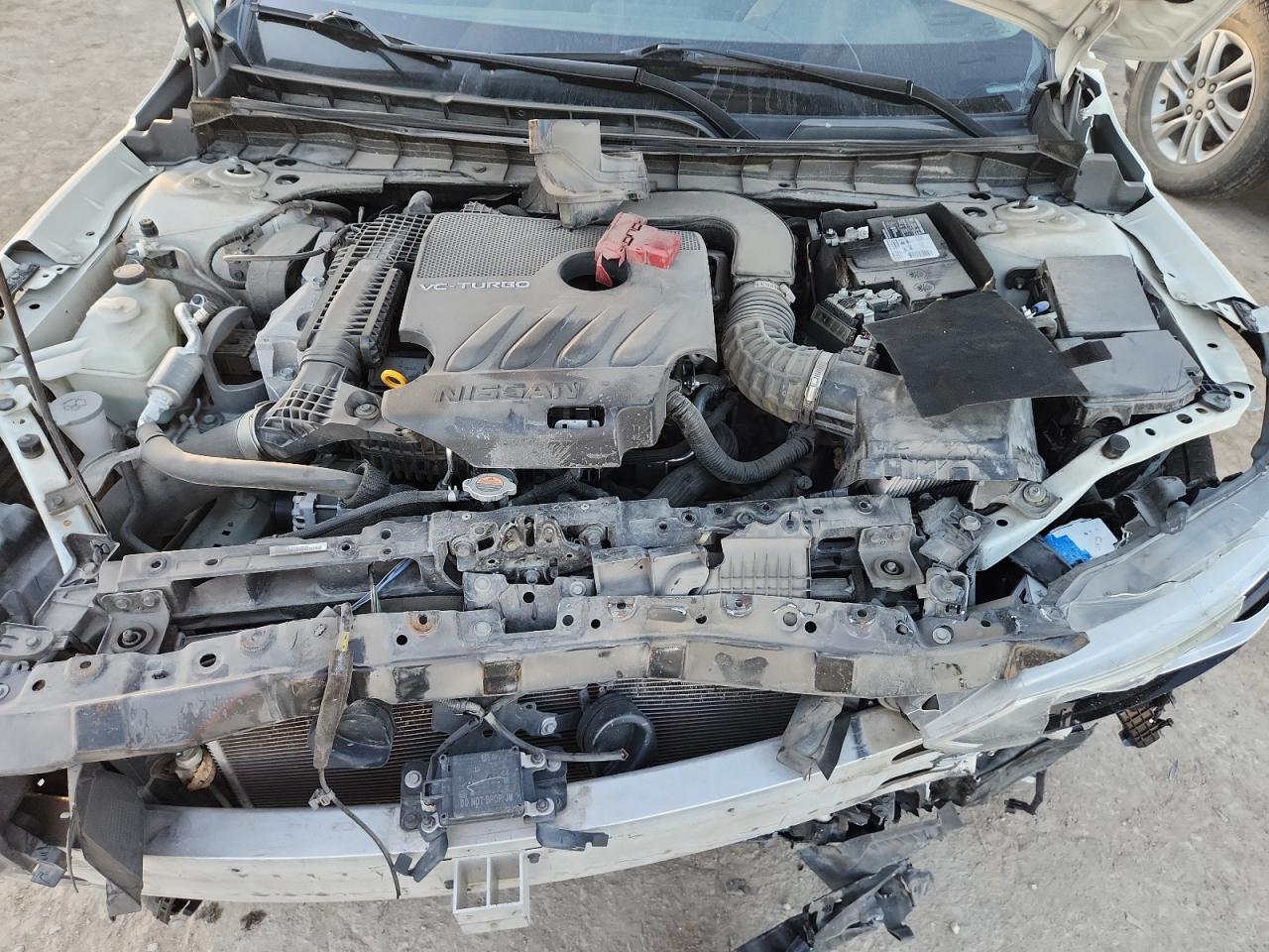 Nissan Altima Platinum Image 2