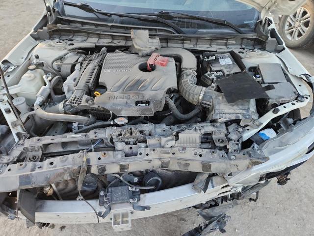 Nissan Altima Platinum Image 2