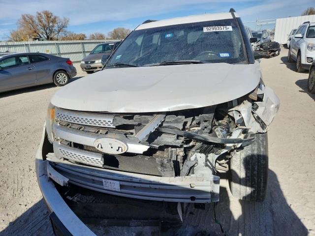 Ford Explorer Xlt Image 9