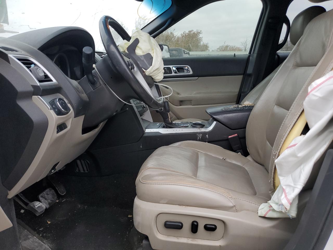 Ford Explorer Xlt Image 12