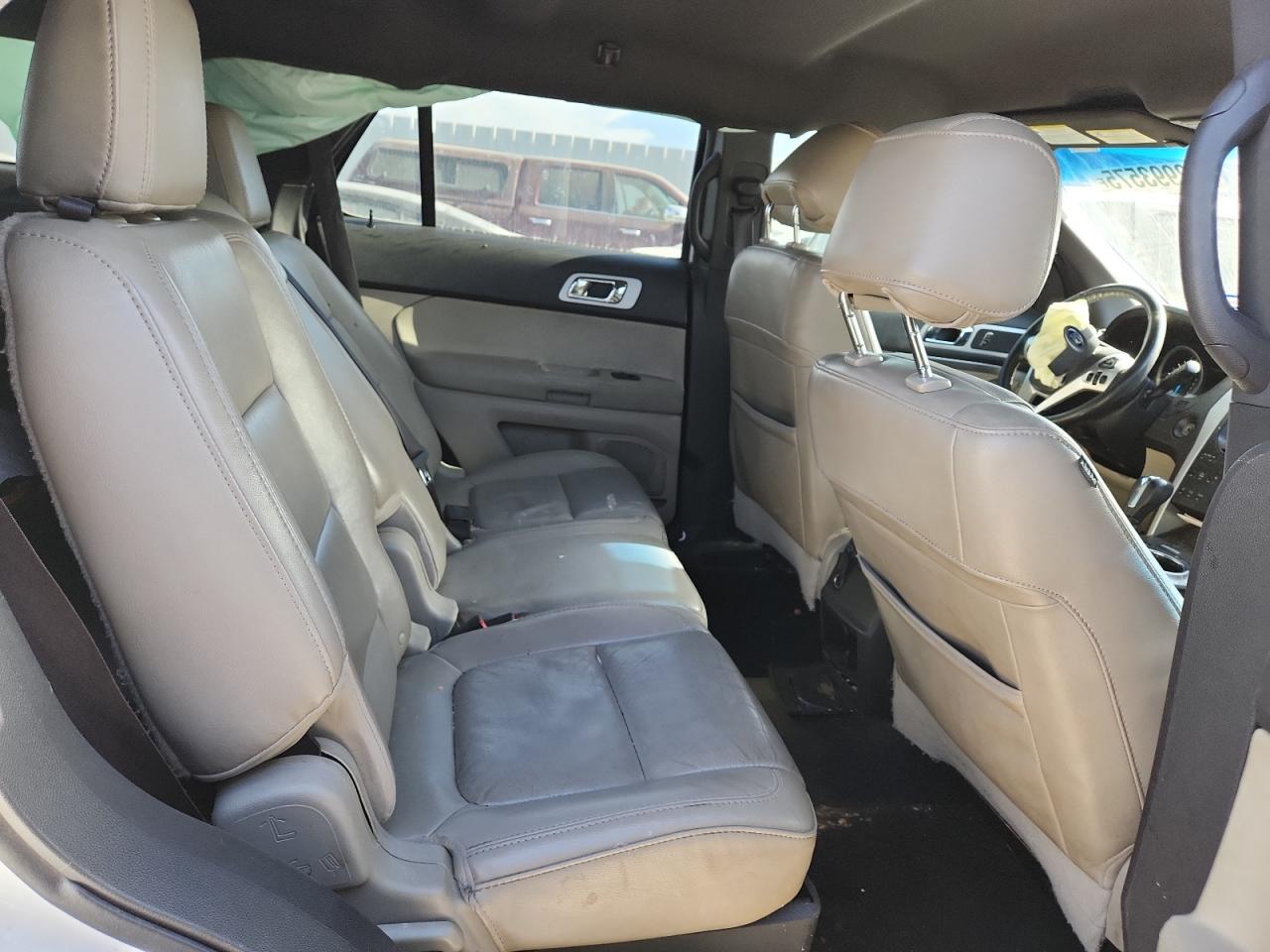 Ford Explorer Xlt Image 8